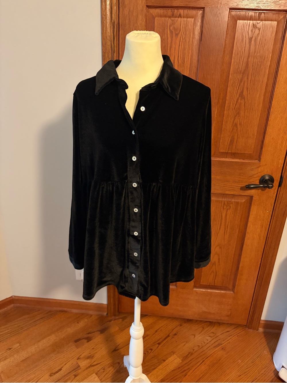 Coco + Carmen Black Velvet Tunic Size L/XL